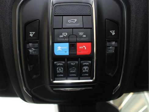 New 2025 Jeep Grand Cherokee Limited w/ Trailer Tow Package image 19