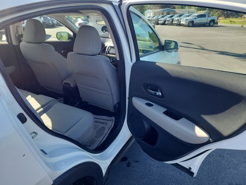 Used 2020 Honda HR-V LX image 28
