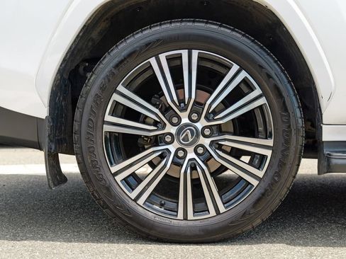 Used 2024 Lexus LX 600 4WD w/ Appearance Package image 13