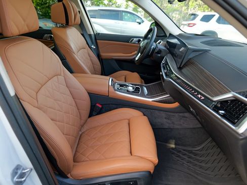 Used 2025 BMW X7 xDrive40i w/ Premium Package AWD/4WD image 41