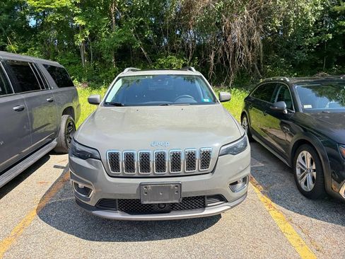 Used 2019 Jeep Cherokee Limited w/ Luxury Group AWD/4WD image 6