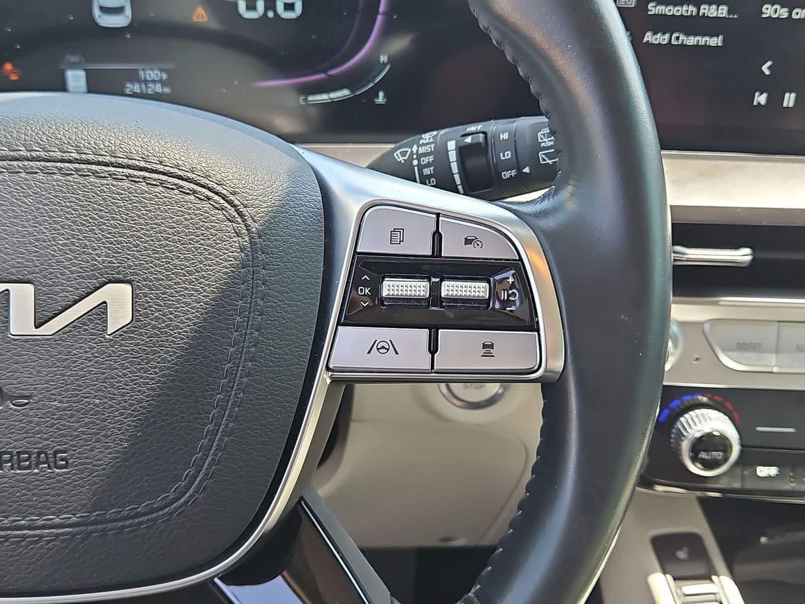 Certified 2024 Kia Telluride S FWD image 24