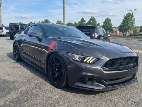 Used 2017 Ford Mustang GT Premium w/ Black Accent Package RWD image 3