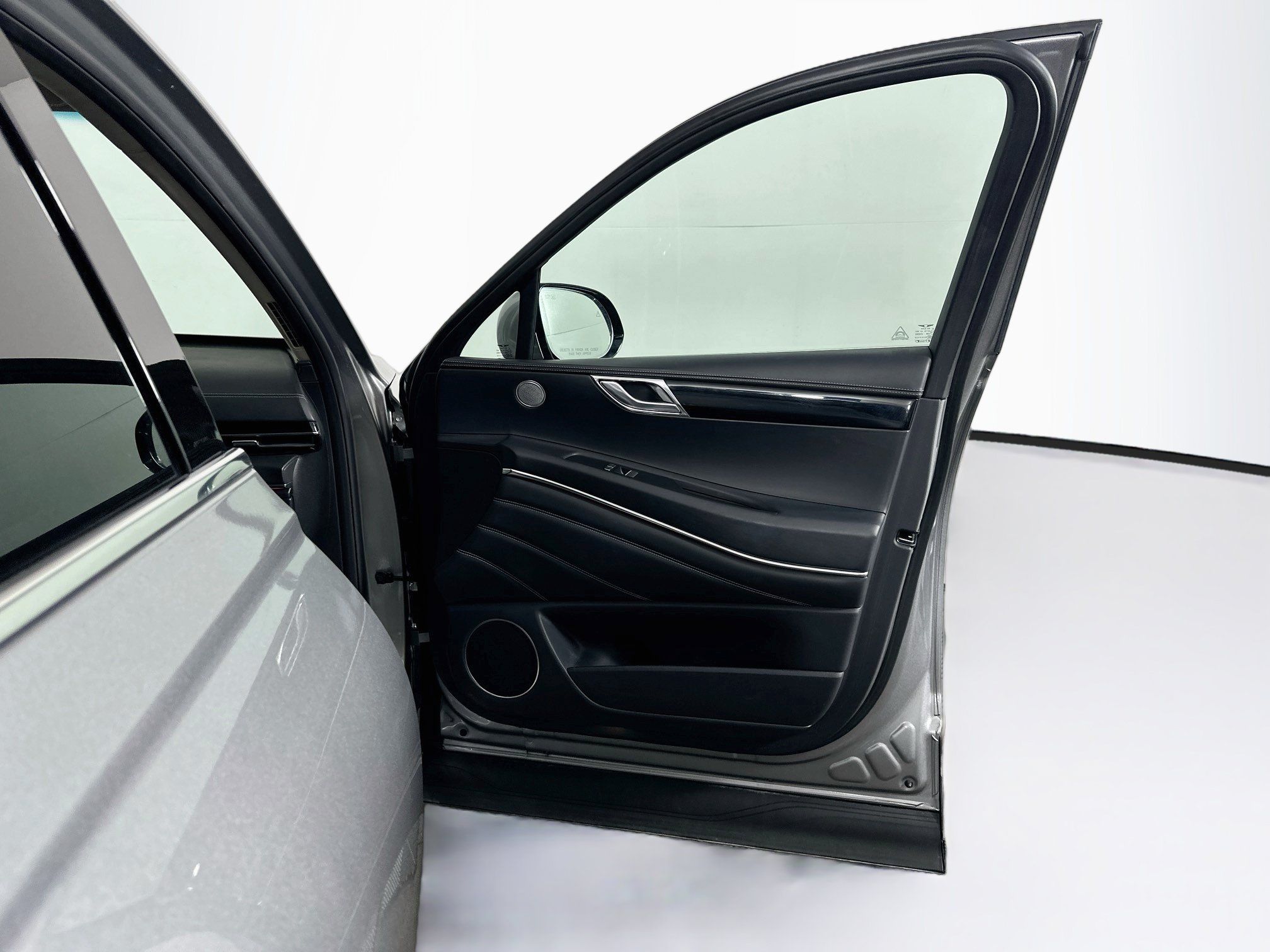 Used 2025 Genesis GV80 2.5T Standard AWD/4WD image 32