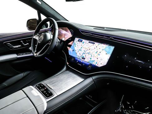 New 2026 Mercedes-Benz EQS 400 4MATIC SUV image 5