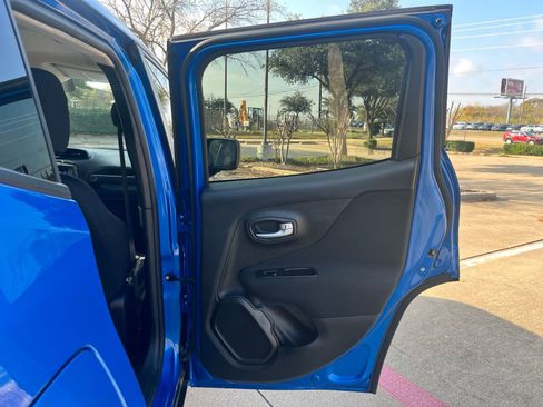 Used 2020 Jeep Renegade Sport image 19