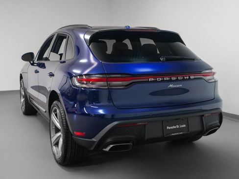 Certified 2025 Porsche Macan image 3