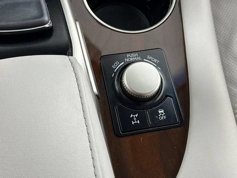 Used 2019 Lexus RX 350 AWD w/ Navigation Package image 38