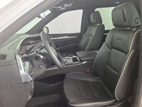 Used 2025 Cadillac Escalade Premium Luxury w/ LPO, Floor Liner Package image 17
