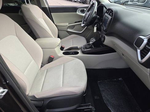 Certified 2021 Kia Soul LX FWD image 17