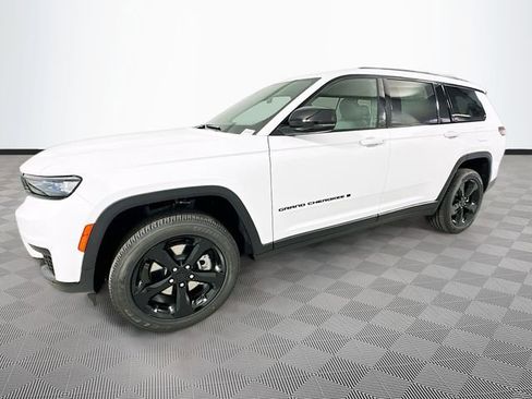New 2025 Jeep Grand Cherokee L Altitude image 23