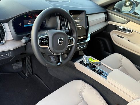 New 2026 Volvo XC90 T8 Plus image 13