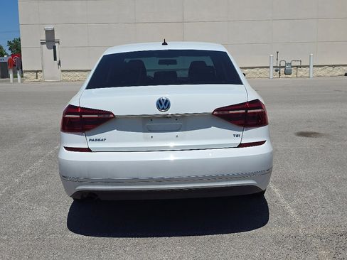 Used 2017 Volkswagen Passat 1.8T S FWD image 4