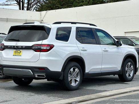 New 2026 Honda Pilot EX-L image 3