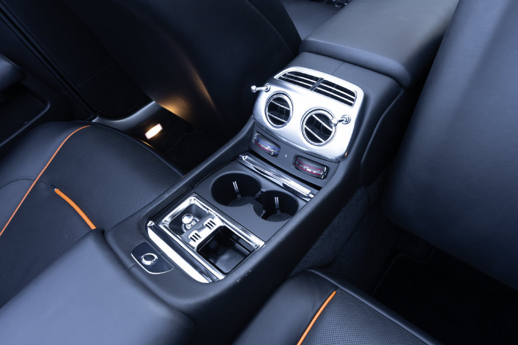 Used 2018 Rolls-Royce Dawn RWD image 44