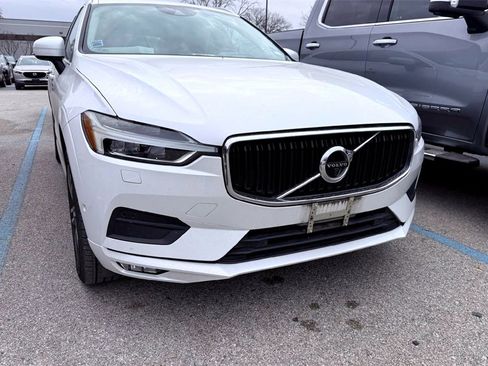 Used 2018 Volvo XC60 T6 Momentum w/ Advanced Package image 2