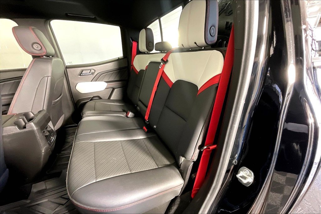 Used 2025 GMC Canyon AT4 w/ AT4X AEV Edition AWD/4WD image 34