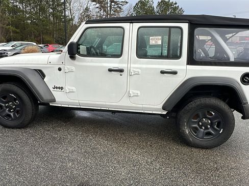 Used 2024 Jeep Wrangler Sport image 11