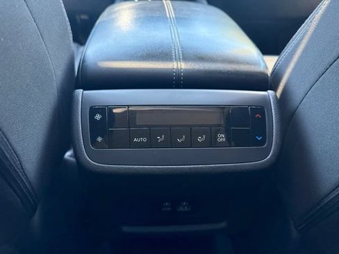 Used 2023 Nissan Pathfinder SV w/ SV Premium Package AWD/4WD image 27