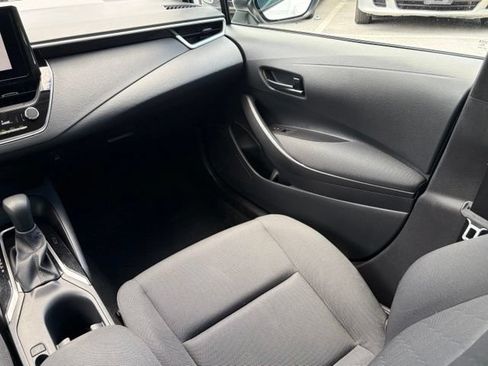 Used 2025 Toyota Corolla LE FWD image 32