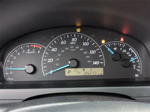 Used 2014 Toyota Camry L image 33