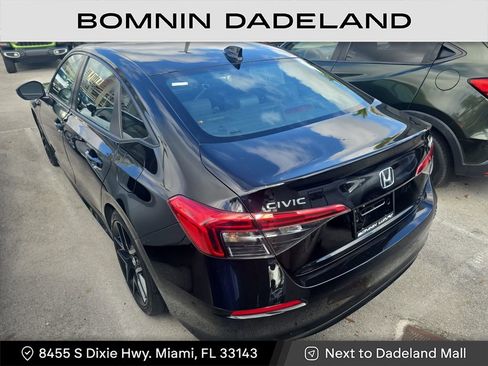 Used 2023 Honda Civic Sport image 3