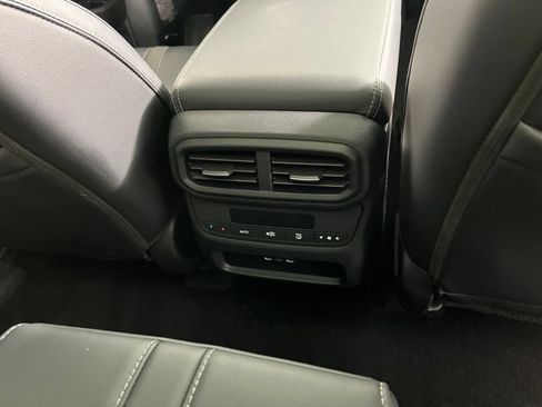 Certified 2025 Honda Pilot Touring image 14