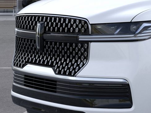 New 2026 Lincoln Navigator L Reserve AWD/4WD image 38
