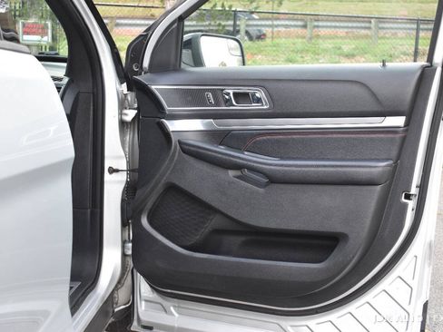 Used 2017 Ford Explorer Sport AWD/4WD image 9