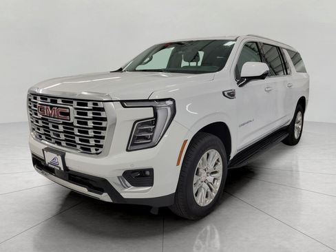 Used 2025 GMC Yukon XL Denali AWD/4WD image 12