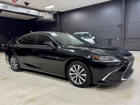 Used 2019 Lexus ES 350 Ultra Luxury w/ Premium Package image 7
