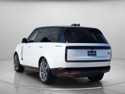 Used 2023 Land Rover Range Rover SE AWD/4WD image 3