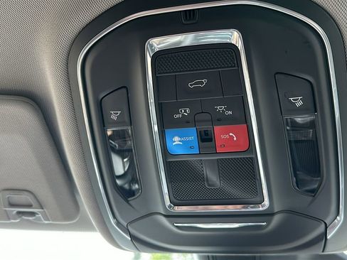 Used 2021 Jeep Grand Cherokee L Limited w/ Luxury Tech Group II AWD/4WD image 26