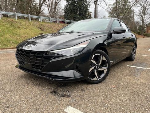 Used 2023 Hyundai Elantra SEL w/ Convenience Package image 47