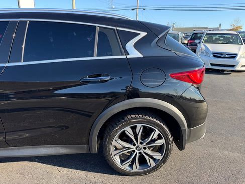 Used 2018 INFINITI QX30 Premium w/ Navigation Package image 44