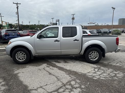Used 2017 Nissan Frontier SV AWD/4WD image 6