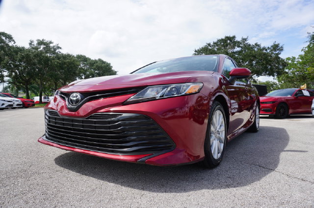 Used 2020 Toyota Camry LE FWD image 13