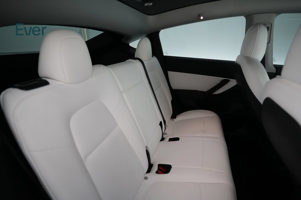 Used 2022 Tesla Model Y Performance AWD/4WD image 5