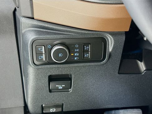 Used 2024 Ford Bronco Outer Banks AWD/4WD image 11