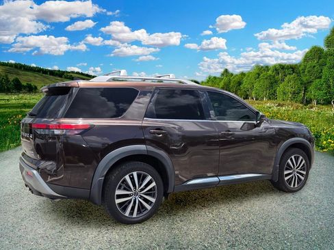 Used 2022 Nissan Pathfinder Platinum w/ Cargo Package AWD/4WD image 6