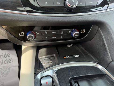 Used 2023 Buick Enclave Essence w/ Experience Buick Package AWD/4WD image 21