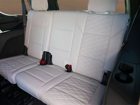 Certified 2025 Cadillac Escalade V w/ LPO, ONYX Package image 24