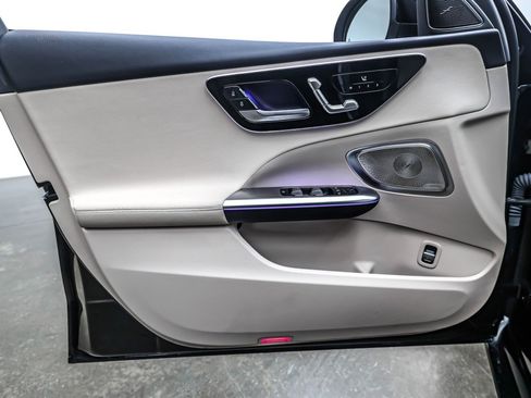 Used 2023 Mercedes-Benz C 300 Sedan image 21