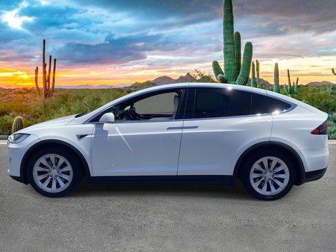 Used 2018 Tesla Model X 100D AWD/4WD image 6