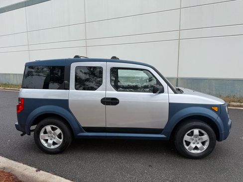 Used 2005 Honda Element EX image 11