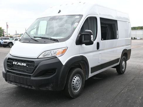 New 2025 RAM ProMaster 2500 w/ Crew Van Package image 9