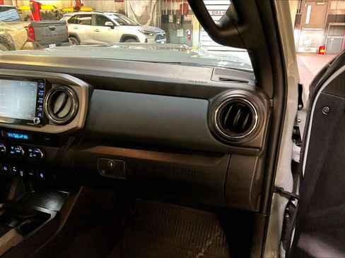 Used 2023 Toyota Tacoma TRD Sport w/ Technology Package image 13