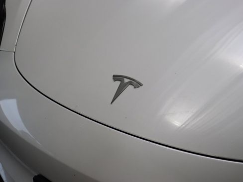 Used 2023 Tesla Model 3 Standard Range RWD image 4