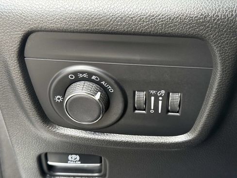 Used 2025 Jeep Grand Cherokee L Laredo w/ Luxury Tech Group I RWD image 41