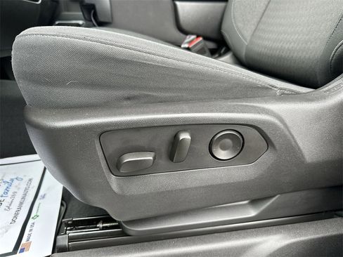 Used 2023 Chevrolet Silverado 1500 LT image 12